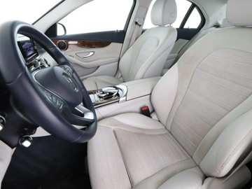 Mercedes Klasa C W205 Limuzyna 180 156KM 2014 Mercedes C 180 automat półskóra jane wnętrze, zdjęcie 12