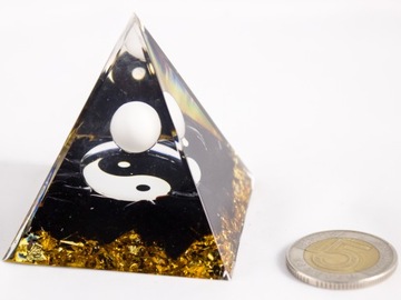 PIRAMIDA PIRAMIDKA ORGONIT KWARC DYMNY MORION AGAT YIN YANG UZIEMIENIE 5cm