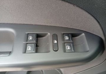 Volkswagen Touran II 1.6 TDI 105KM 2011 Volkswagen Touran Zarejestrowany - ubezpieczony - automat - 1,6 - 105 1.6, zdjęcie 20