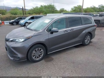 Toyota Sienna III 2022 Toyota Sienna LE 2022 2.5L 2.5 Hybryda 189KM, zdjęcie 1