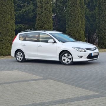 Hyundai i30 I CW Facelifting 1.4 DOHC 109KM 2011 Hyundai i30 1.4 Benzyna Blue Classic Manual 109KM, zdjęcie 8