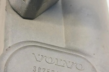 MOTOREK KRYT KOLEKTORU VOLVO S60 I 30757452 2.4L DIESEL 2007