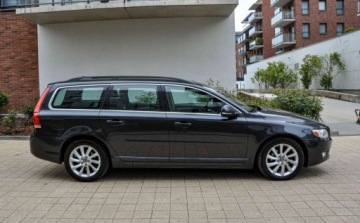 Volvo V70 III Kombi Facelifting 2.0 D4 DRIVE-E 181KM 2014 Volvo V70 2,0d (181KM) Automat Bezwypadkowy Lift 2014 r. 2.0 Diesel 181KM, zdjęcie 4