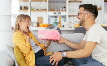 Подарочный набор GIFT BOX на день рождения подруги женщины