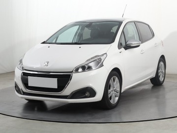 Peugeot 208 I Hatchback 5d Facelifting 1.2 PureTech 82KM 2016 Peugeot 208 1.2 PureTech, Navi, Klima, Tempomat, zdjęcie 1