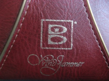 Оригинальный набор аксессуаров: бейсбольный мяч и т. д.