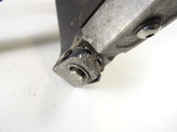 TRIUMPH SPRINT GT 1050 КОМПЛЕКТ ПОДНОЖКА ПРАВАЯ 10-14