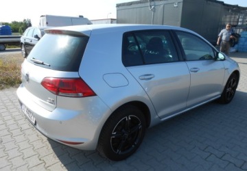Volkswagen Golf VII Hatchback 3d 1.4 TSI BlueMotion Technology 125KM 2016 Volkswagen Golf Volkswagen Golf VII 1.4 BENZYNA 126 KM DSG 1.4 Benzyna, zdjęcie 4