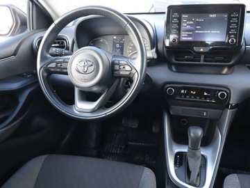 Toyota Yaris IV Hatchback 1.5 Hybrid Dynamic Force 116KM 2021 Toyota Yaris 1.5 VVT-i Hybrid, Salon Polska, zdjęcie 6