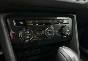 Volkswagen Tiguan II SUV 2.0 TDI 150KM 2019 Volkswagen Tiguan 2.0 TDI IQ.DRIVE 150KM DSG navi bezwypadkowy kamera, zdjęcie 30