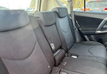 Toyota RAV4 III MPV 2.2 16V D-4D 136KM 2006 Toyota RAV4 Naped 4x4 2.2 Diesel 136KM, zdjęcie 11