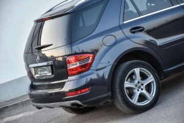 Mercedes Klasa M W164 Off-roader Facelifting 3.0 V6 (300 CDI BlueEFFICIENCY) 204KM 2011 Mercedes-Benz ML MERCEDES ML 300 CDI 4-MATIC GRAND-EDITION Xenon Skory Gwa, zdjęcie 11