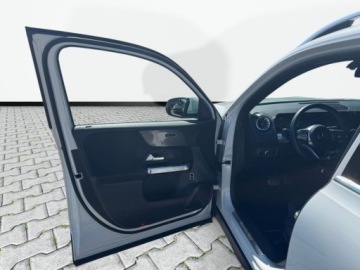 Mercedes GLB SUV 1.3 200 163KM 2023 Mercedes-Benz GLB GLB 2004MATIC AMG Line Night Package KEYLESS-GO 19, zdjęcie 9