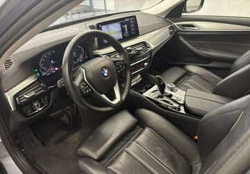 BMW Seria 5 G30-G31 Limuzyna Facelifting 3.0 530d 286KM 2022 BMW Seria 5 Luxury Line l Hak Holowniczy l Adaptacyjny Tempomat l VAT23, zdjęcie 9