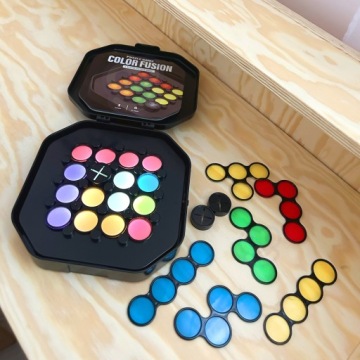 НАСТОЛЬНАЯ ИГРА-ГОЛОВОЛОМКА IQ COLOR LINKING WOOPIE