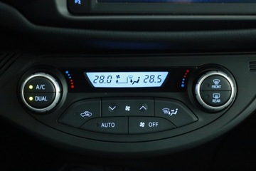 Toyota Yaris III Hatchback 5d Facelifting 2017 1.5 Dual VVT-iE 111KM 2019 Toyota Yaris 1.5 Dual VVT-i, Salon Polska, zdjęcie 10