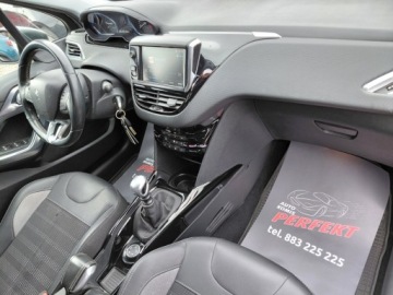 Peugeot 2008 I SUV Facelifting 1.2 PureTech 130KM 2019 Peugeot 2008 130 KM Klimatronik Sensor PDC Navi 1.2 Benzyna 130KM, zdjęcie 12