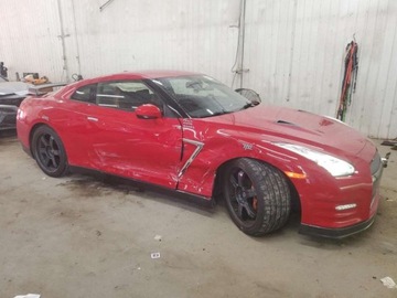 Nissan GT-R 2015 Nissan GT-R 2015, GT-R Premium, od ubezpieczalni 3.8 Benzyna 570KM, zdjęcie 2