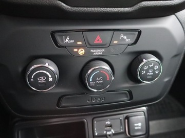 Jeep Renegade SUV Facelifting 1.3 GSE T4 Turbo 150KM 2018 Jeep Renegade 1.3 T-GDI, Salon Polska, zdjęcie 12