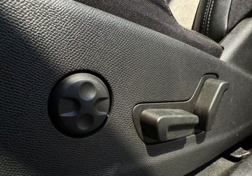 Peugeot 3008 II Plug-In Hybrid HYbrid4 300 PHEV 300KM 2020 Peugeot 3008 BLACK WEEK 1.6 PureTech HYBRID4 300KM PHEV GT AT8 Salon PL AS, zdjęcie 19