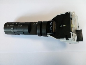 PRZEŁĄCZNIK ŚWIATEŁ QASHQAI I ORYG.*