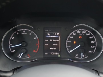 Toyota Yaris III Hatchback 5d Facelifting 2017 1.5 Dual VVT-iE 111KM 2018 Toyota Yaris 1.5 Dual VVT-i, Salon Polska, zdjęcie 10
