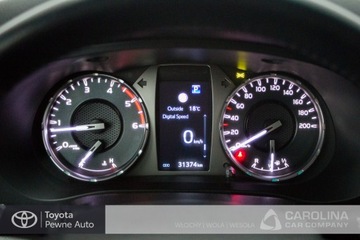 Toyota Hilux VIII Podwójna kabina Facelifting 2.8 D-4D 204KM 2021 Toyota Hilux 2.8 D-4D Double Cab SR5 4x4 aut Zabud, zdjęcie 3