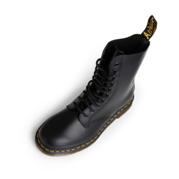 Доктор обувь Martens 1490 Черный гладкий 40