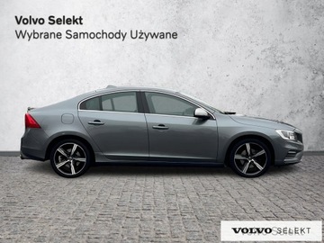 Volvo S60 II Sedan Facelifting 2.0 T3 DRIVE-E 152KM 2018 Volvo S60 FV23% SalonPL T3 RDesign Momentum Biksen, zdjęcie 6