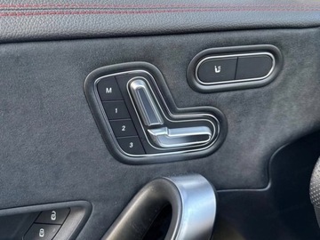 Mercedes CLA C118/X118 Coupe Facelifting 1.3 200 163KM 2025 MERCEDES-BENZ CLA 200 AMG Line Sedan 1.3 (163KM) 2025, zdjęcie 9