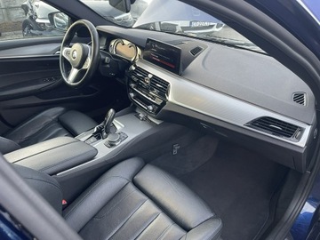BMW Seria 5 G30-G31 Touring 530d 265KM 2017 BMW 530 M Sport XDrive Skóra Kamera Panorama, zdjęcie 9