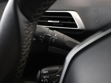 Peugeot 3008 I Crossover Facelifting 1.2 PureTech 130KM 2016 Peugeot 3008 półskóra virtual cocpit navi klima, zdjęcie 34