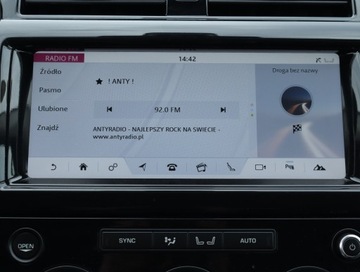 Land Rover Discovery V Terenowy 2.0 SD4 240KM 2017 Land Rover Discovery 2.0 Sd4, Salon Polska, zdjęcie 11