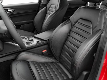 Alfa Romeo Giulia II Sedan 2.0 TBi 280KM 2019 Alfa Romeo Giulia GD389UT#2.0 Turbo Veloce Q4, zdjęcie 12