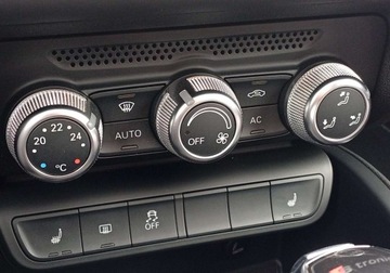 Audi A1 I Hatchback 3d 1.4 TFSI 122KM 2011 Audi A1 3-drzwiowe Zarejestrowany - benzyna - automat - S-line 1.4 Benzyna, zdjęcie 24