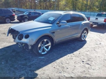 Bentley Bentayga 2018 Bentley Bentayga Black Edition, 2018r., 4x4, 6.0L 6.0 Benzyna 600KM, zdjęcie 1