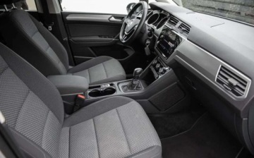 Volkswagen Touran III 2.0 TDI 150KM 2020 Volkswagen Touran 2.0TDI 150KM DSG Navi 7 Osob Alu 2xPdc Serwis Gwarancjia, zdjęcie 28