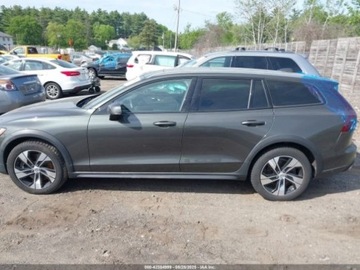 Volvo 2021 Volvo V60 Cross Country V60 awd 2.0 Benzyna 250KM, zdjęcie 4