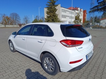 Hyundai i30 III Hatchback Facelifting 1.0 T-GDI 120KM 2023 HYUNDAI I30 1.0 T-GDI 120KM przebieg 39 tyś km LAKIER PERŁA METALIK r. 2023, zdjęcie 5