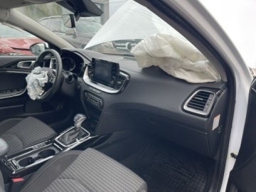 Kia Ceed III Kombi Facelifting 1.6 GDI PHEV 141KM 2023 Kia Cee'd PL Hybryda Plug IN Automat Kamera, zdjęcie 9