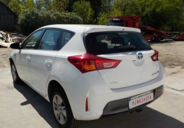 Toyota Auris II 2014 Toyota Auris Okazja 1.8 Hybryda 100KM, zdjęcie 9