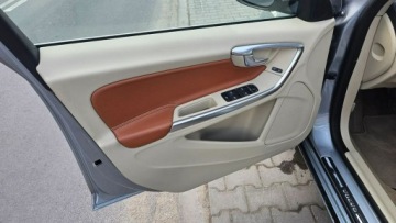 Volvo S60 II Sedan 1.6 D2 115KM 2011 Volvo S60 Bardzo bogata opcja i dobry stan, zdjęcie 8