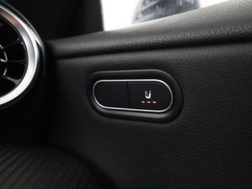 Mercedes CLA C118/X118 Shooting Brake 2.0 200d 150KM 2021 Mercedes CLA 200 automat full LED navi klima auto, zdjęcie 34