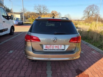 Volkswagen Passat B7 Variant 2.0 TDI CR DPF BlueMotion 140KM 2012 Volkswagen Passat Nawigacja Podgrzewane Fotele Czujniki Parkowania 2.0, zdjęcie 5