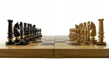 Подарок к причастию Резные шахматные фигуры из дуба с инкрустацией 65х65