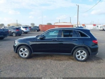 Mercedes GLC C253 2018 Mercedes-Benz GLC 2018 r., 2,0L 300 4MATIC 2.0 Benzyna 241KM, zdjęcie 14