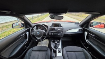 BMW Seria 1 F20-F21 Hatchback 5d 118i 170KM 2012 BMW Seria 1 Rudy niemiec z eM Pakietem 1.6 Benzyna 170KM, zdjęcie 9