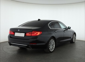 BMW Seria 5 G30-G31 Limuzyna 520d 190KM 2017 BMW 5 520d xDrive, Serwis ASO, 187 KM, 4X4, zdjęcie 4
