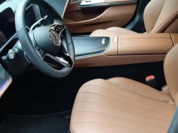 Mercedes Klasa E W214 Sedan 2.0 220d 197KM 2026 E Klasa 220 d 4-Matic Exclusive 2.0 (197KM) 2026, zdjęcie 4