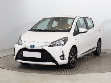 Toyota Yaris III Hatchback 5d Facelifting 2017 1.5 Hybrid 100KM 2018 Toyota Yaris 1.5 Hybrid, Salon Polska, Automat, zdjęcie 1